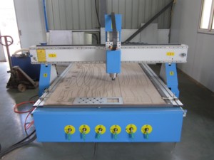 HOLZTECH HT1525 <strong>DSP</strong>-<strong>Controlled</strong> Wood <strong>CNC</strong> <strong>Machine</strong> 4.5KW Spindle, 0-45&deg;C Working Temperature - Product Image 4