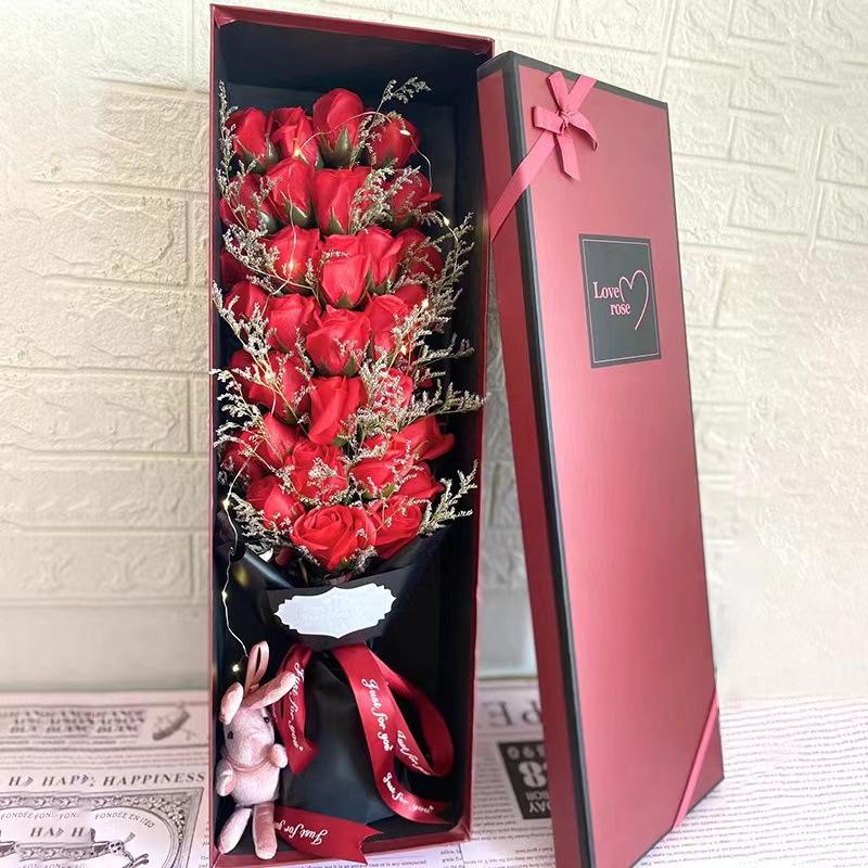 กล่องของขวัญกระต่ายแห่งความปรารถนา พร้อมดอกกุหลาบแดง 33 ดอก