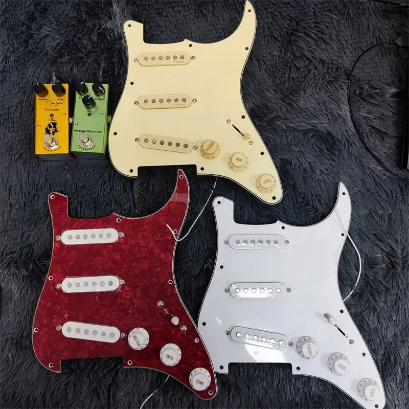 Smiger prezzo di fabbrica fornitore accessori per chitarra OEM disponibile set Pickguard/Pickup cablati per chitarra elettrica