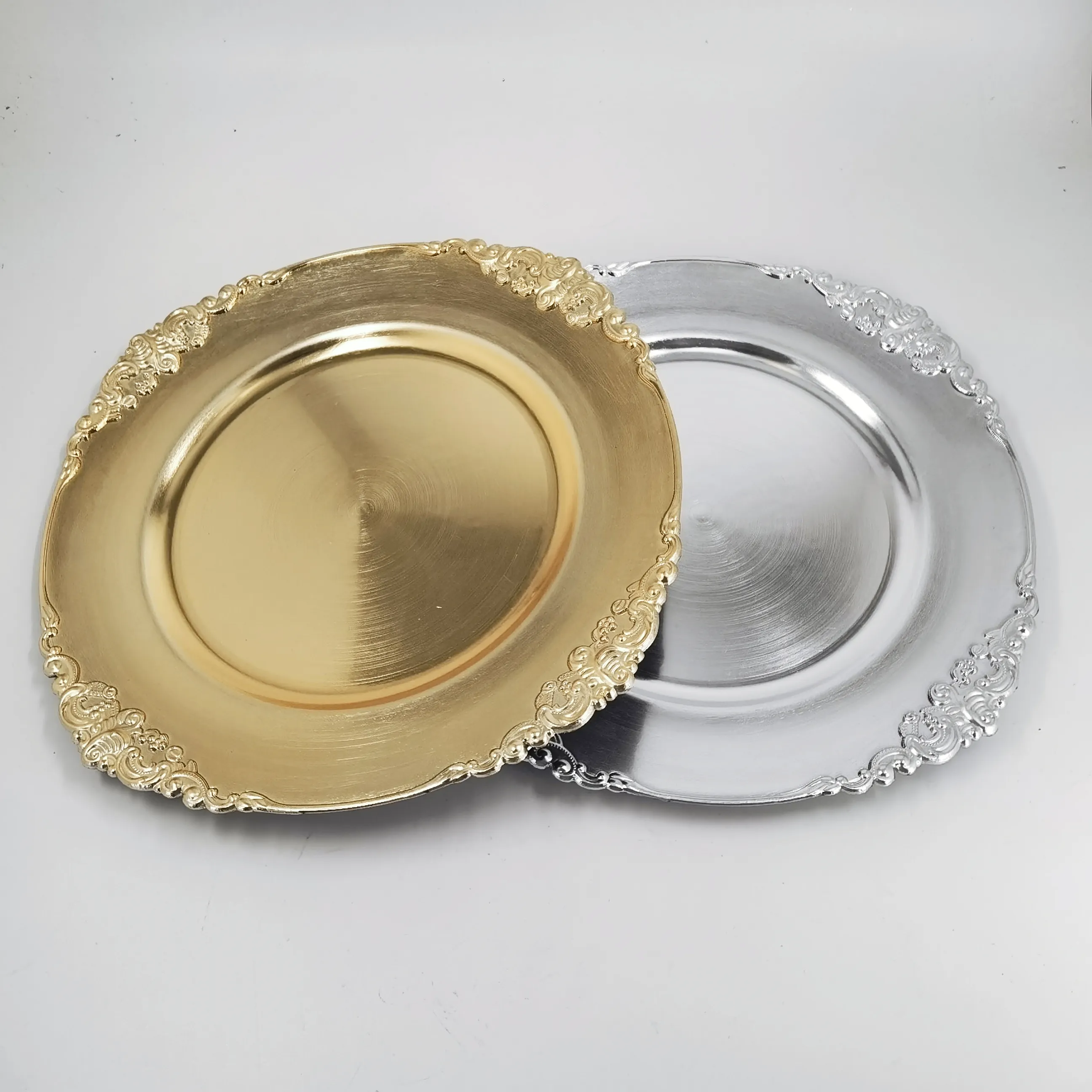 Оптовая продажа пластиковых подставок в стиле барокко, золотые и серебряные подставки под старину, свадебные тарелки для украшения ужина