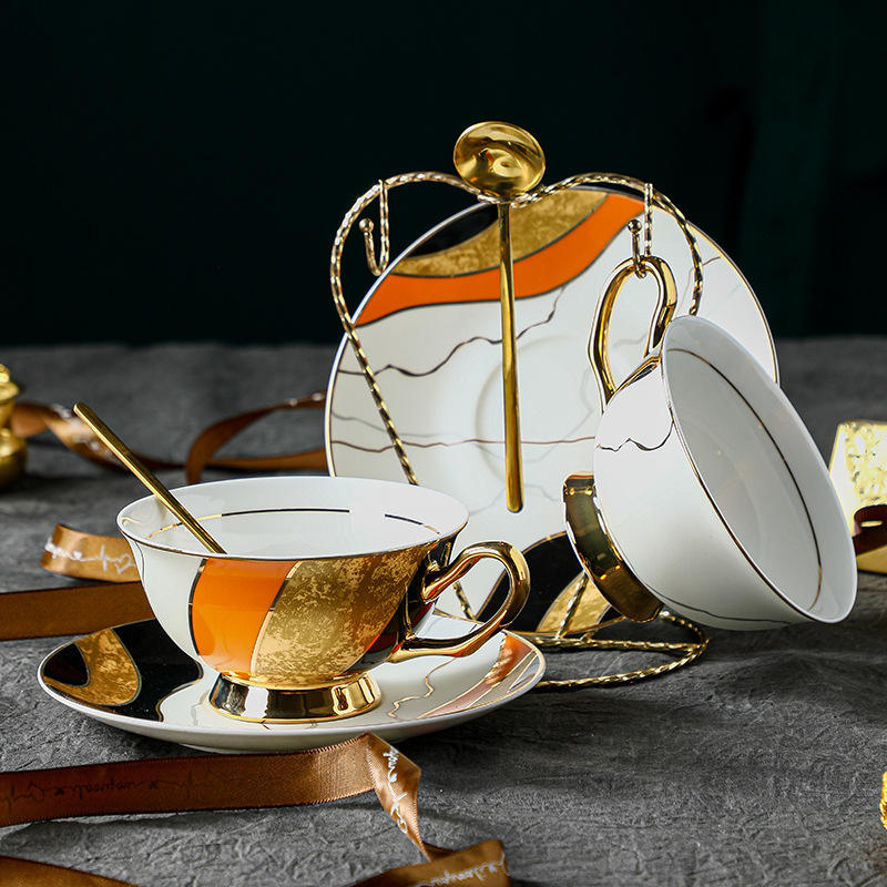 B-2 ถ้วย, 2 จาน, 2 ช้อน + ที่วางแก้ว