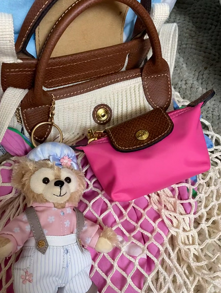 zero wallet pink with lanyard