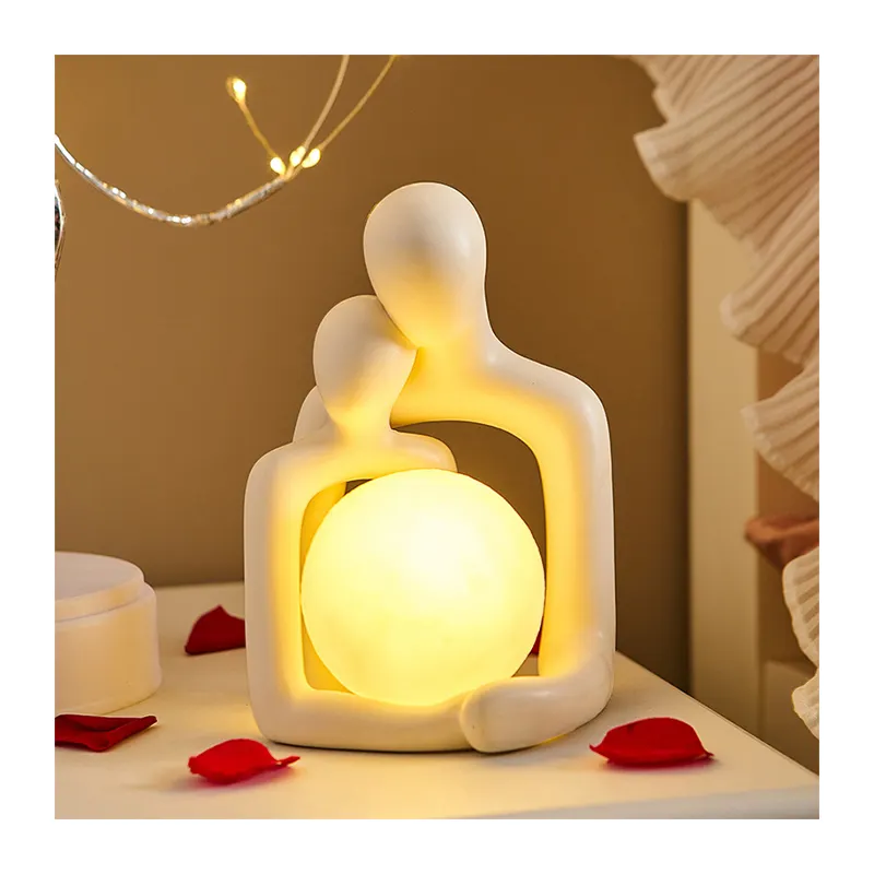 Coppia interna modello di scultura luce notturna ornamento in porcellana in ceramica accanto alla lampada decorazione per la casa di lusso lampada da tavolo a LED per camera da letto