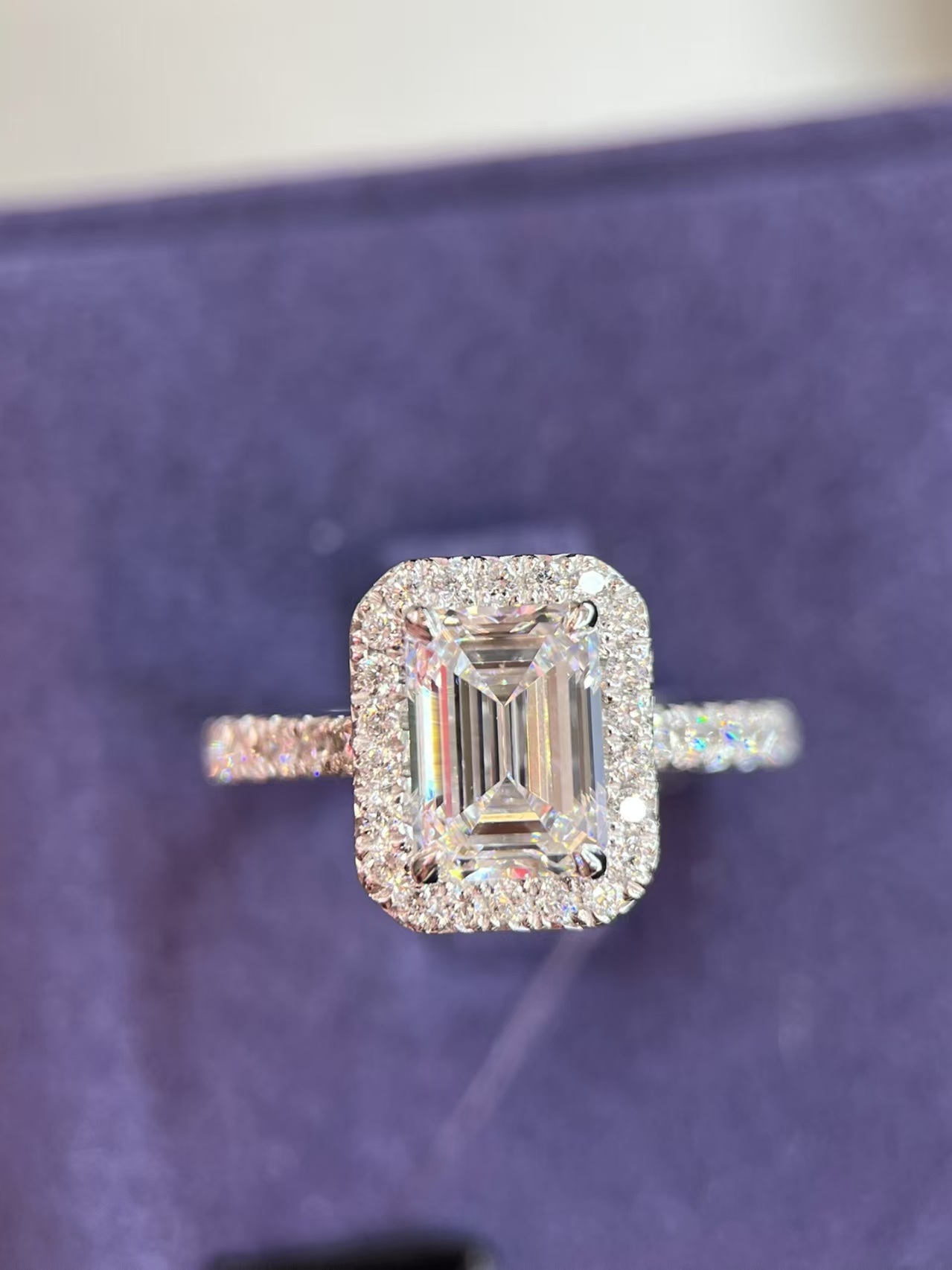 Bague en platine 17| Diamant VS1 de 2,11 ct + 0,623 ct
