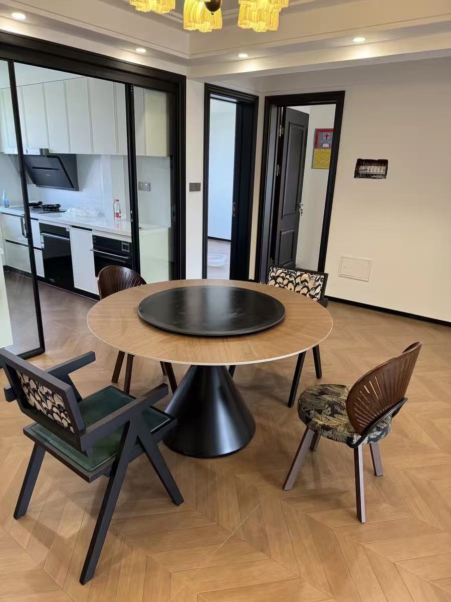 1.1-meter round table