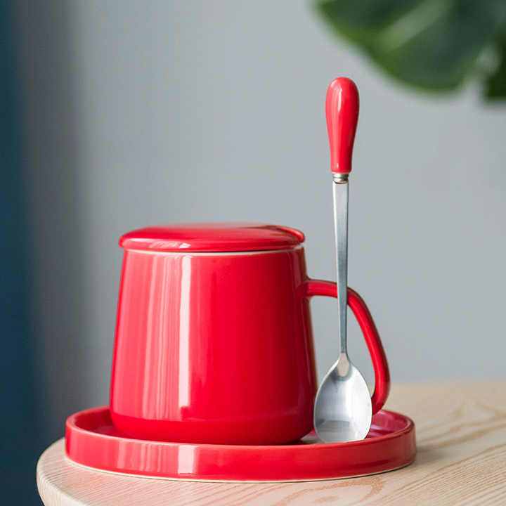 Neues Design im nordischen Stil Farbige Glasur Matte Keramik-Wasserschale Orange Paar Kaffeetasse mit kleinem Teller Löffel deckel