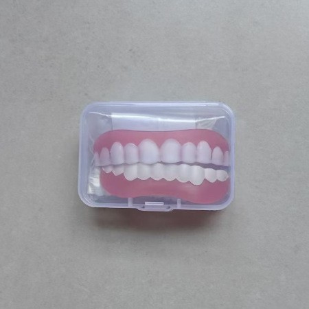 Boîte transparente dents supérieures et inférieures