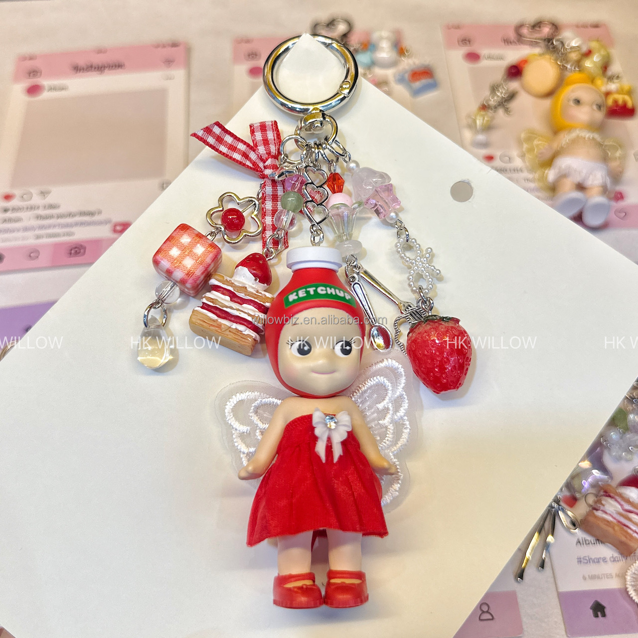 Key chain + dress