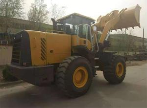 Il caricatore della ruota controllato idraulico 6 Ton 5 Ton offre 3.2m Dump altezza e opzioni di capacità del secchio da 3 a 4.5 metri cubi - Product Image 2