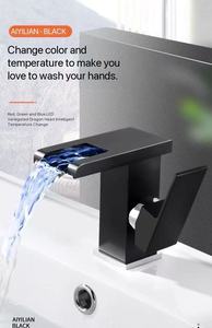 Hiện đại LED thay đổi màu sắc vòi nước cho nhà bếp ngoài trời hiện đại năng động hiệu ứng ánh sáng nóng lạnh đồng vòi nước cho rửa lưu vực - Product Image 4