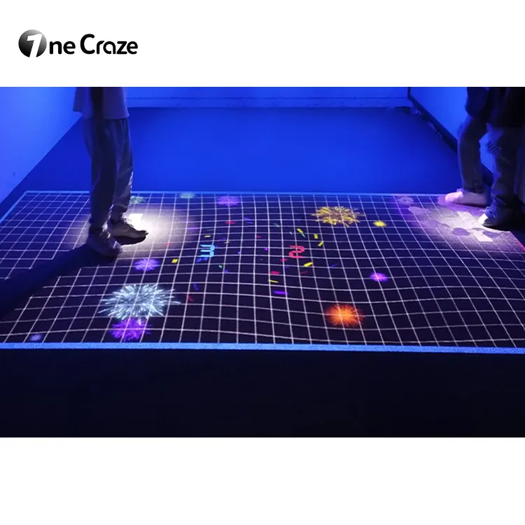 แผงไฟ LED แบบโต้ตอบพื้นสำหรับห้องเล่นเกมแบบโต้ตอบตั้งพื้นสำหรับเต้นแบบพกพาได้