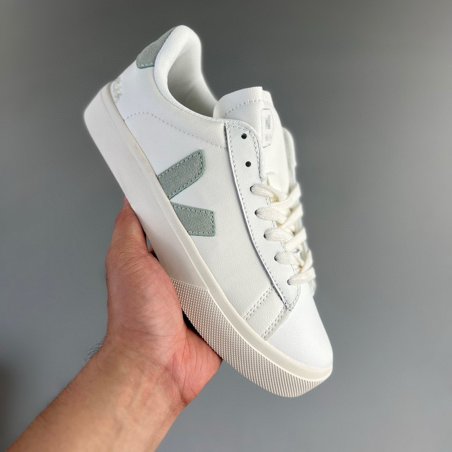 Bianco-verde chiaro V