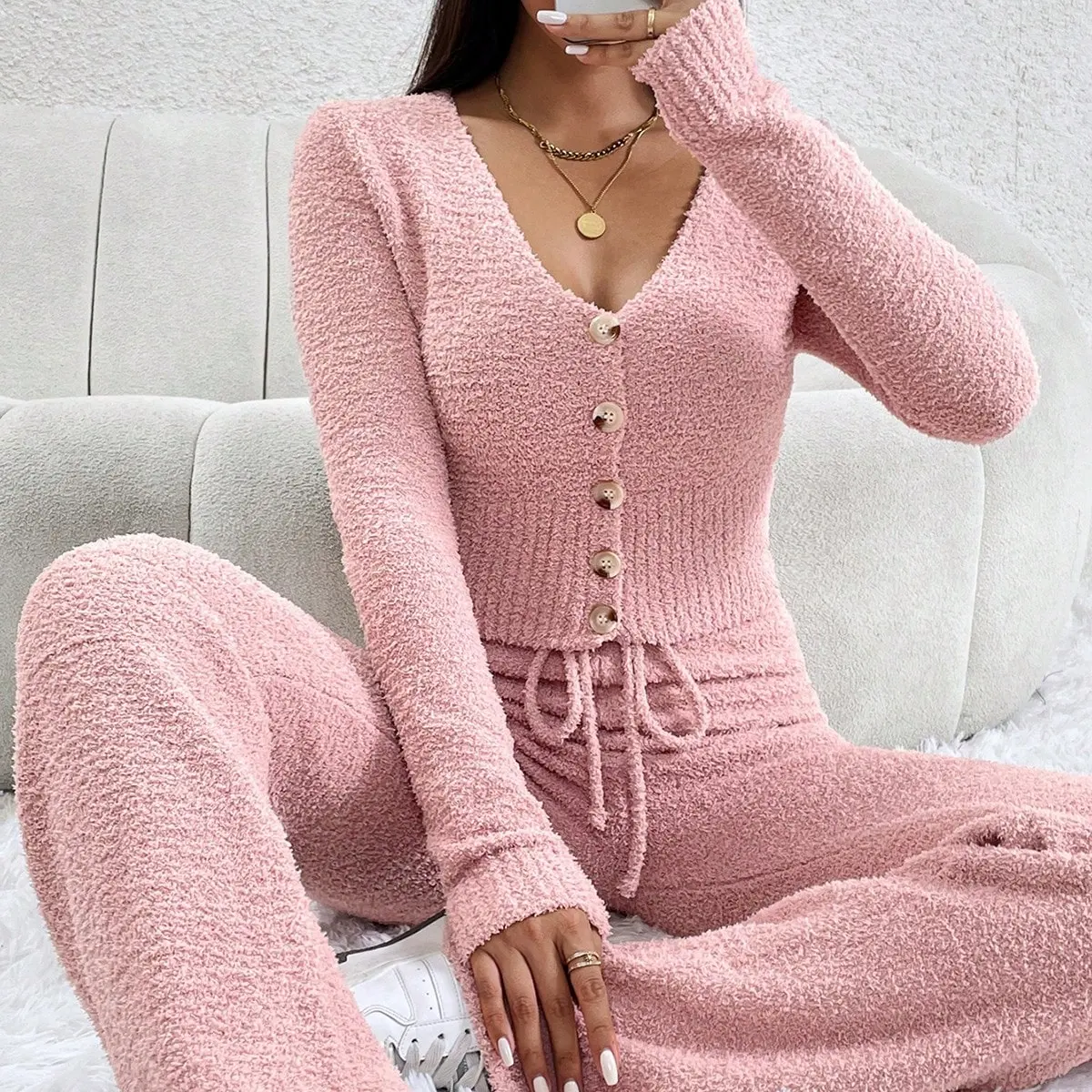 Suéter borroso de punto para mujer, cuello en V y pantalones más anchos, estilo sexy, color sólido, conjunto de suéter de dos piezas de lujo para mujer 2024