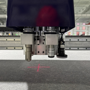 YOUHAO 2024 CNC dijital salınan bıçak kesme makinesi için Flatbed masa kesici kumaş tekstil KT kurulu köpük PVC EVA - Product Image 6