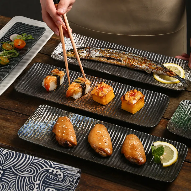 Japanischer kunden spezifischer Druck weißer japanischer Sushi fisch schwarz gefrostete rechteckige Keramik geschirr teller für Restaurant Hotel