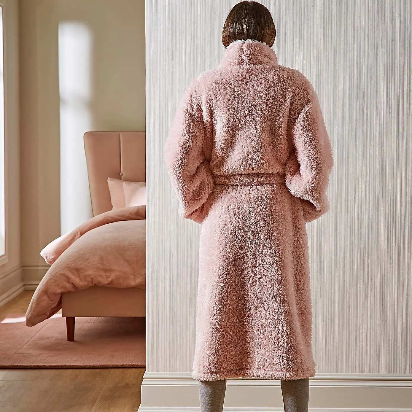 Großhandel flauschige Teddy rosa Bademantel Fleece Roben für Frauen