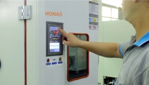 225L ทดสอบอุณหภูมิและความชื้นคงที่แบบตั้งโปรแกรมได้40 °C/93% RH มาตรฐาน60598รับรองไอพี - Product Image 3