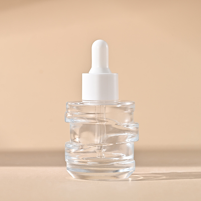 Transparent bright white middle circle