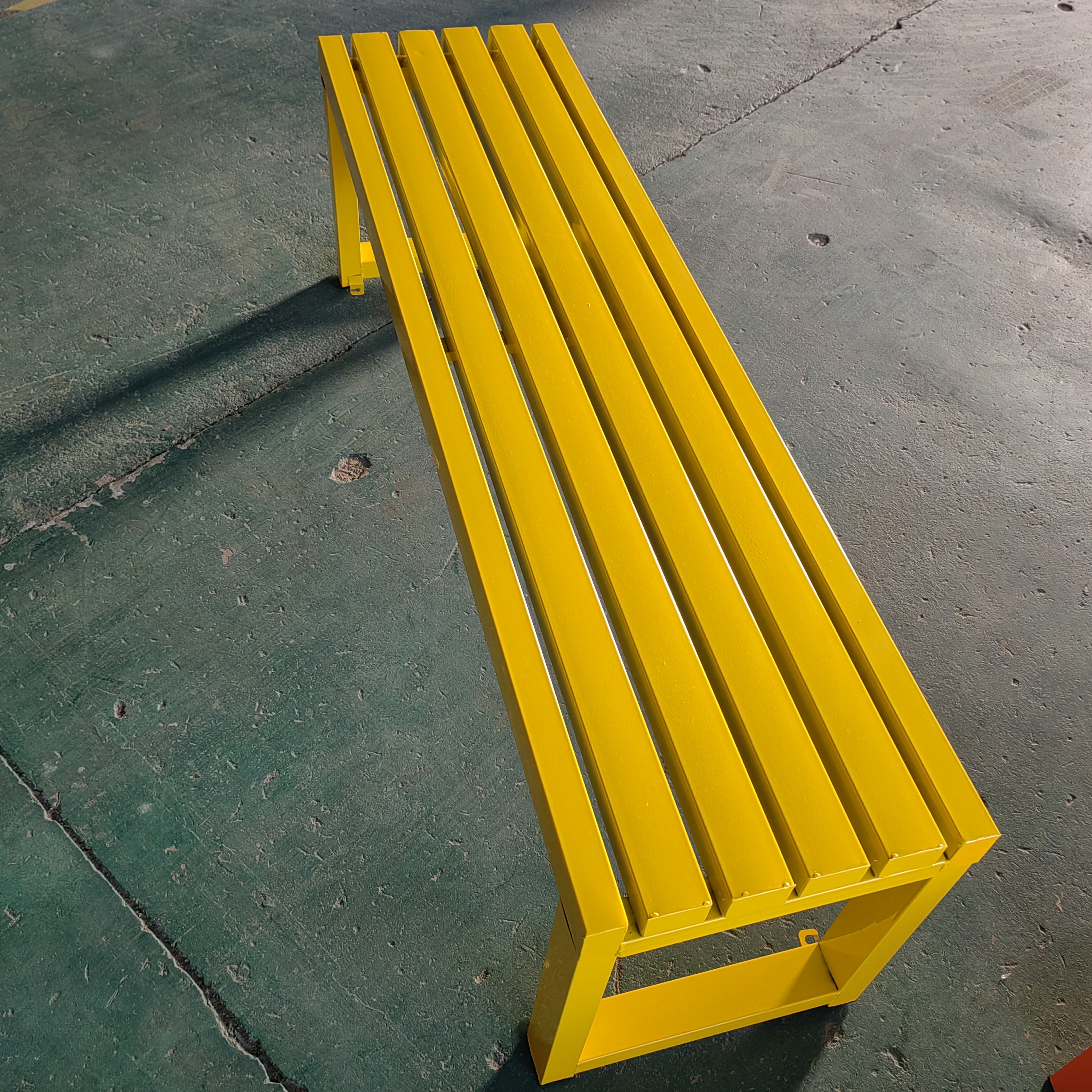 Jaune
