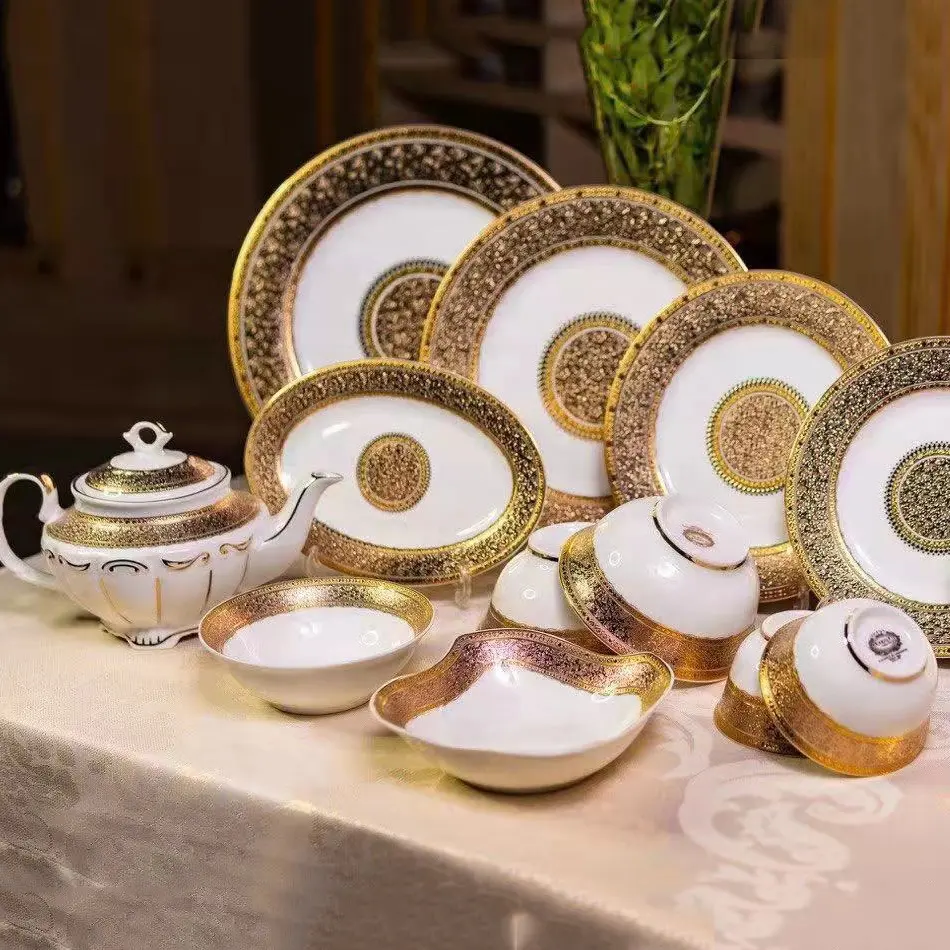 Ensembles de vaisselle de style Offre Spéciale vaisselle en porcelaine fine ensemble de dîner de luxe en porcelaine dorée