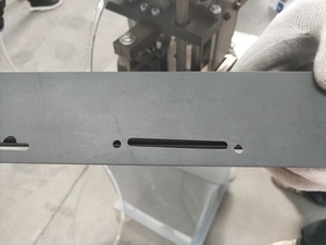 Punzonadora neumática de ventana de aluminio Perforadora de perfil de aluminio Máquina de muescas Costo bajo - Product Image 5
