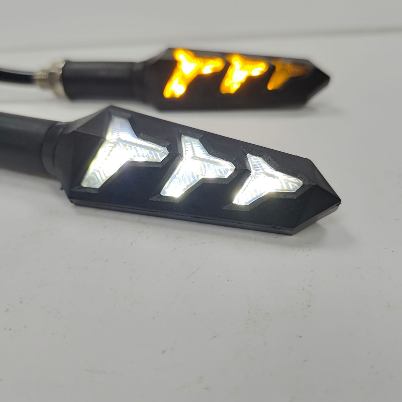 DRL White+Flowing Yellow