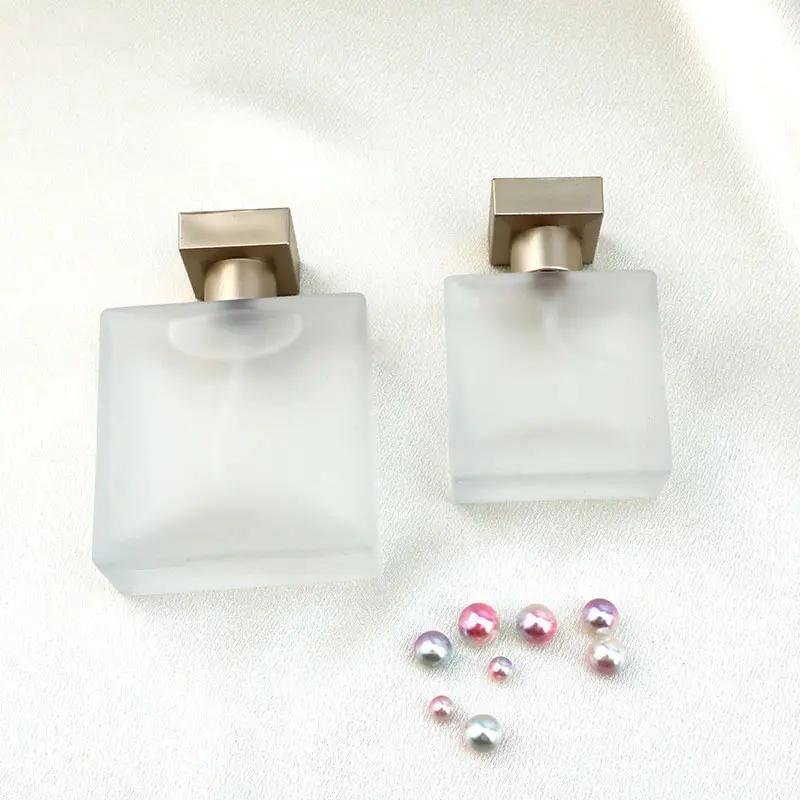 Hete Rechthoek Navulbare Frosted Geursprayfles 30Ml 50Ml Designer Parfum Heldere Glazen Fles Met Aangepaste Dozen