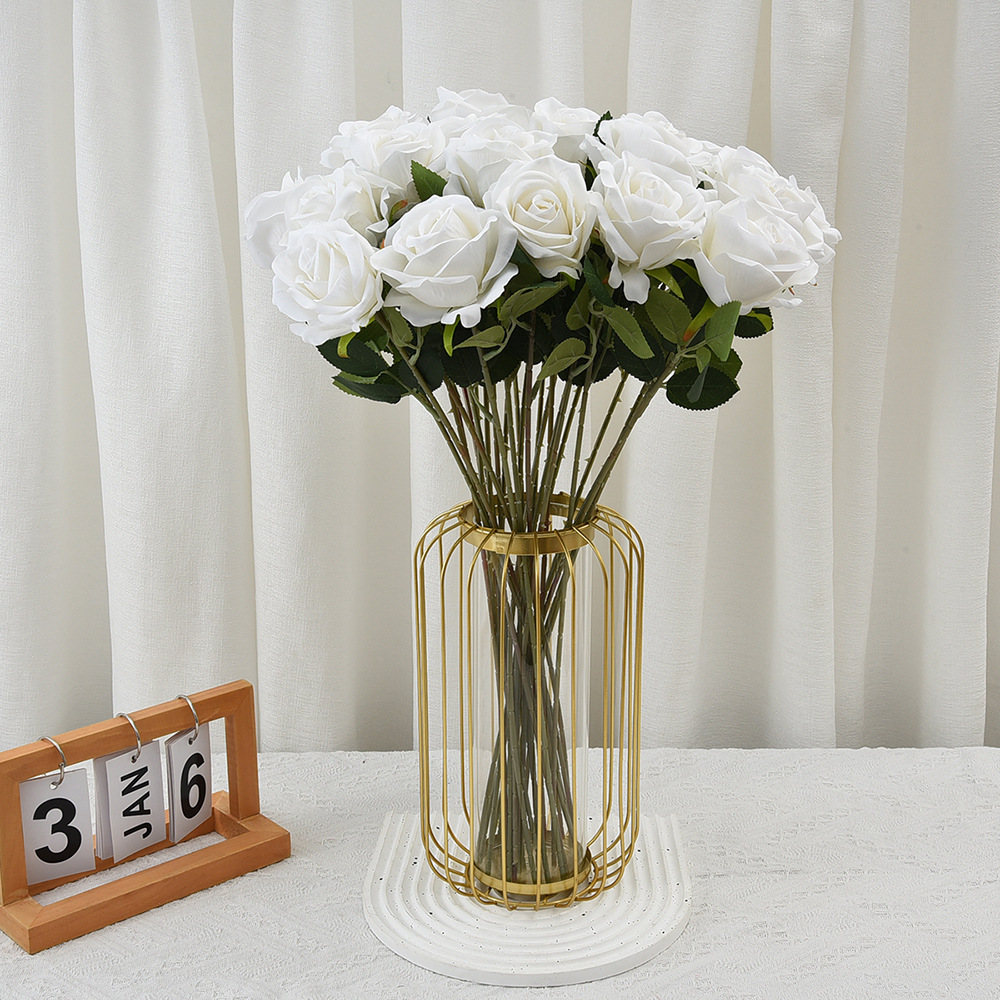 Pearl velvet-rose white