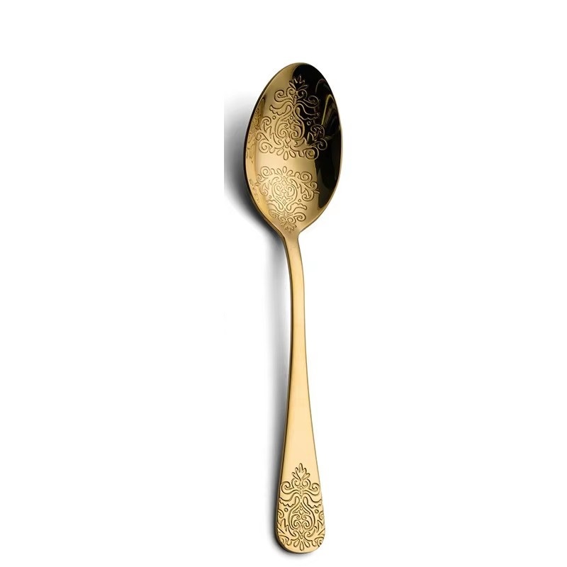 Cuillère à dîner en or