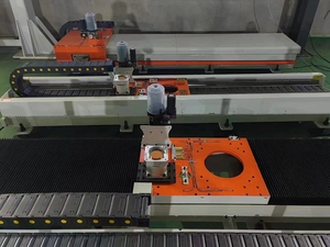 Riel de pista deslizante de tierra con brazo robótico completamente cerrado para soldadura paletizado robot fresadora cnc de 7 ejes - Product Image 4