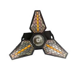 ไฟเมเปิ้ลแบบหมุนได้ไฟ LED สามเหลี่ยมเรืองแสงพื้นหลังฮาโลเจนแบบวินเทจ - Product Image 1
