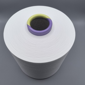 Prix usine Soft Touch <span class=keywords><strong>Cotton</strong></span>-like Polyester Yarn 40S Substitution parfaite du fil de coton pur pour les chandails de costumes pour femmes et hommes - Product Image 1