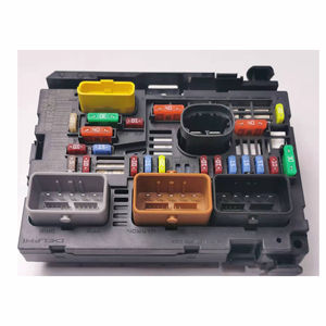 9807028580プジョー用ボンネットヒューズボックス下の純正<span class=keywords><strong>BSI</strong></span> 3008407シトロエンC5C4 PICCASO BSMR02自動スペアパーツ
