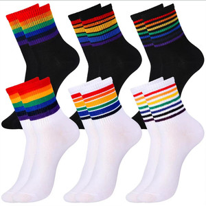 卸売ユニセックスカラフルコットンプライドソックスLgbt吸収性ガールズクルーストライプスポーツレインボーソックス