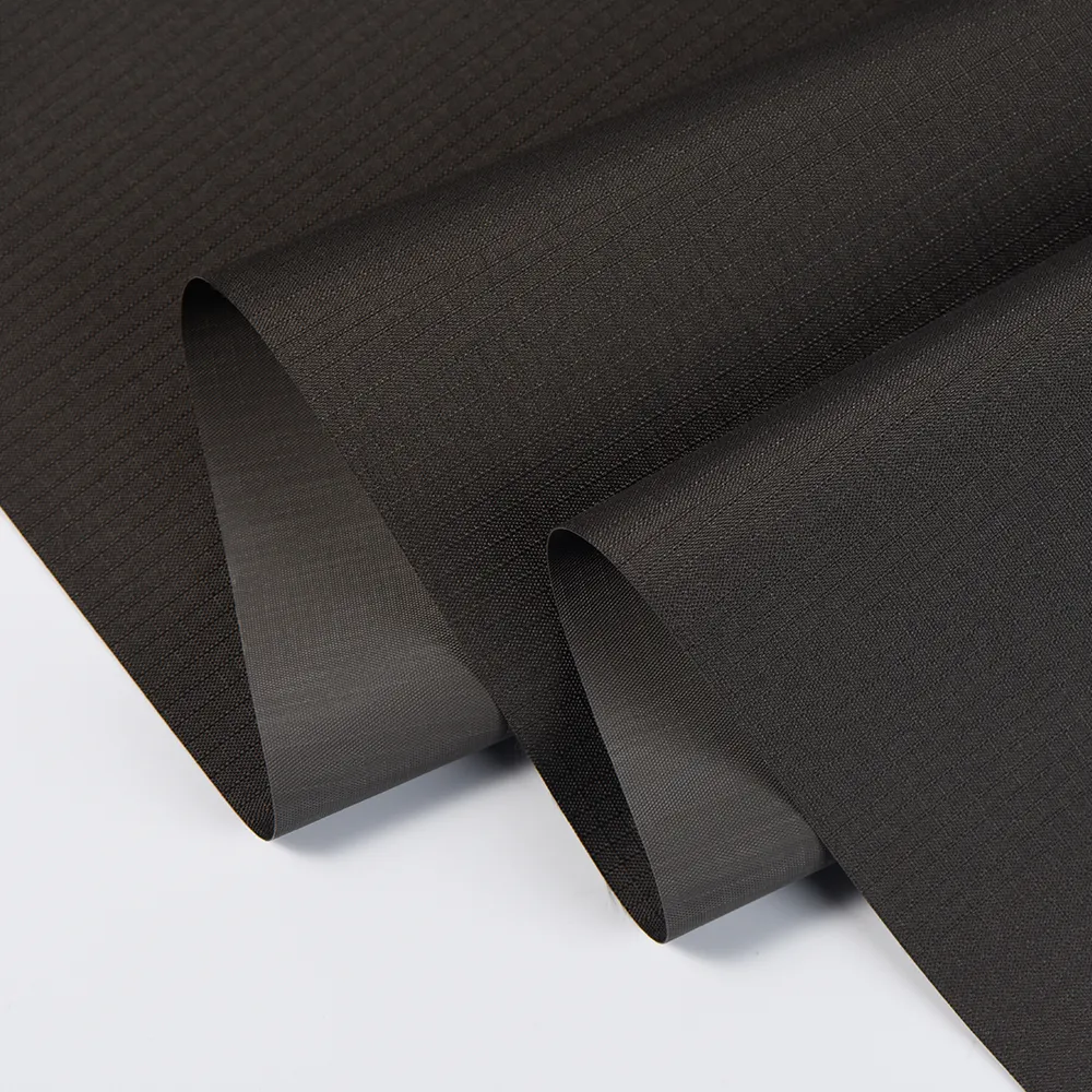 Fabbrica della cina personalizzato durevole nero 250D * 250D poliestere 100% rivestito in PVC 4mm Ripstop Oxford materiale in tessuto
