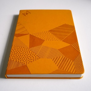 Venta al por mayor de cuaderno de China impresión personalizada B5 200 páginas cuaderno de papel con diseño estampado - Product Image 3