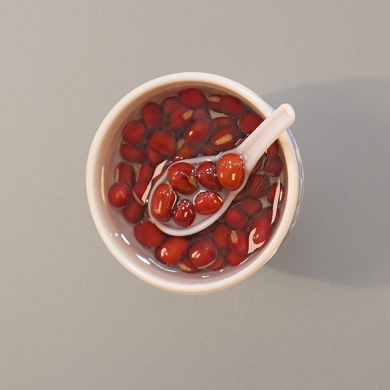 Bouillie de haricots rouges à l'eau sucrée.