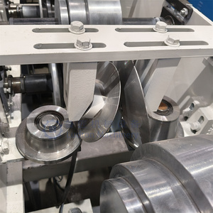 Finestra e porta che fa la macchina cerniere punzonatura taglio alluminio acciaio telaio porta rotolo di formatura produzione di linea macchina - Product Image 4