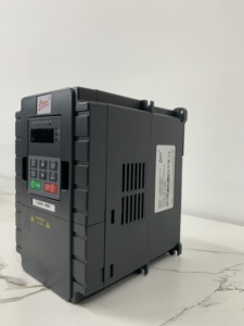 220V 1相入力および3相出力0.4kWソーラーポンプインバーター450VDC VFD、MPPTおよびCE証明書付きのVariateurFr é quence - Product Image 3