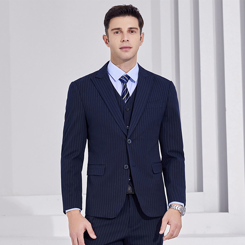 Veste de costume bleue à simple boutonnage