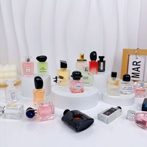 Uygun Mini versiyonu Q örnek parfüm erkekler ve kadınlar için On-the-Go kullanımı için EDP EDT köln koku 5 ml 7.5 ml 10ml - Product Image 5