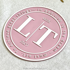 Tùy chỉnh 3D dập nổi cao su Silicone sắt-<span class=keywords><strong>on</strong></span> vá Vòng Nhãn quần áo cho T-Shirt đồng phục teamwear gấp cuộn - Product Image 4