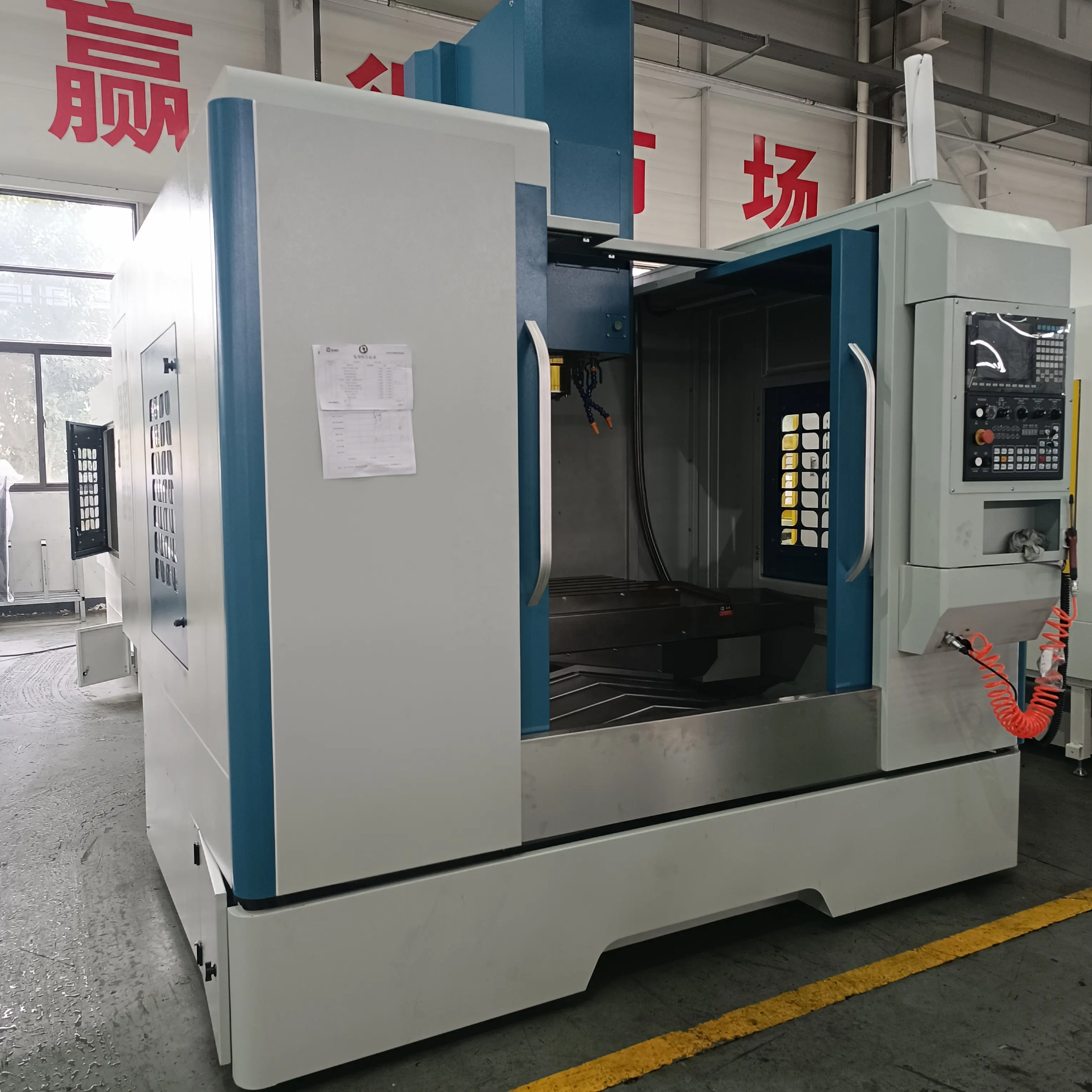 Pabrik Alat mesin CNC Shandong VMC850 pemotongan perangkat keras dan penggilingan