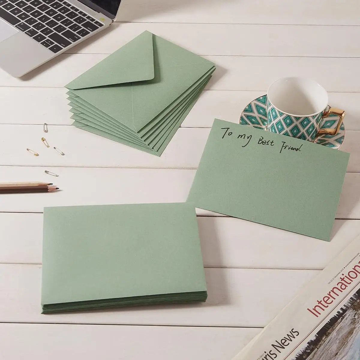 L'enveloppe grise verte A7 convient aux cartes d'invitation de mariage, aux cartes de vœux et aux invitations de baby shower d'anniversaire.