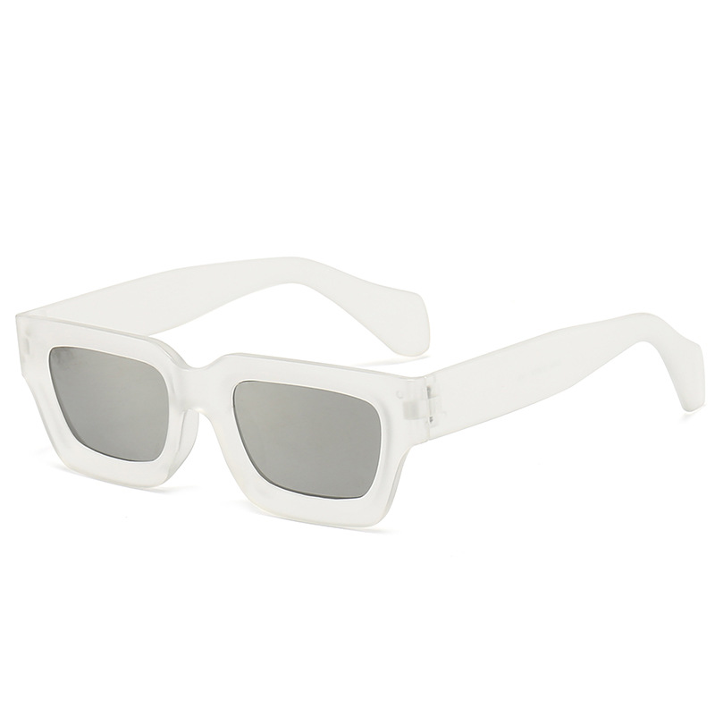 sand white