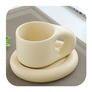 斯堪的纳维风格喷溅墨水斑点陶瓷杯大手柄茶杯和茶托咖啡杯套装