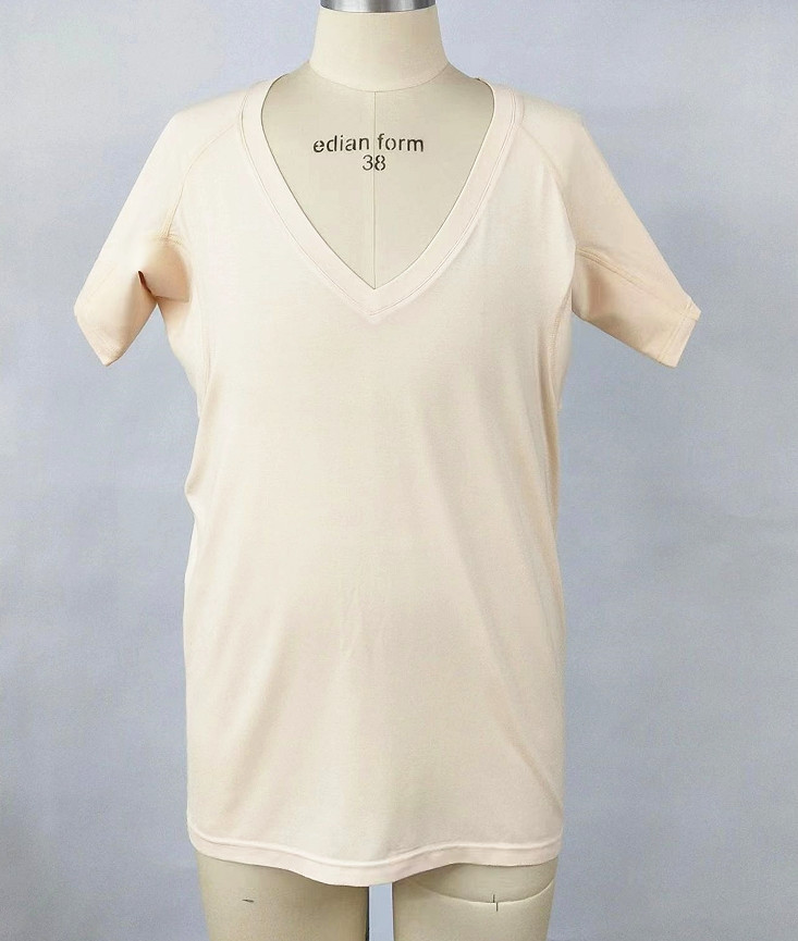 เสื้อผู้ชาย คอวีลึก - สีเนื้อ