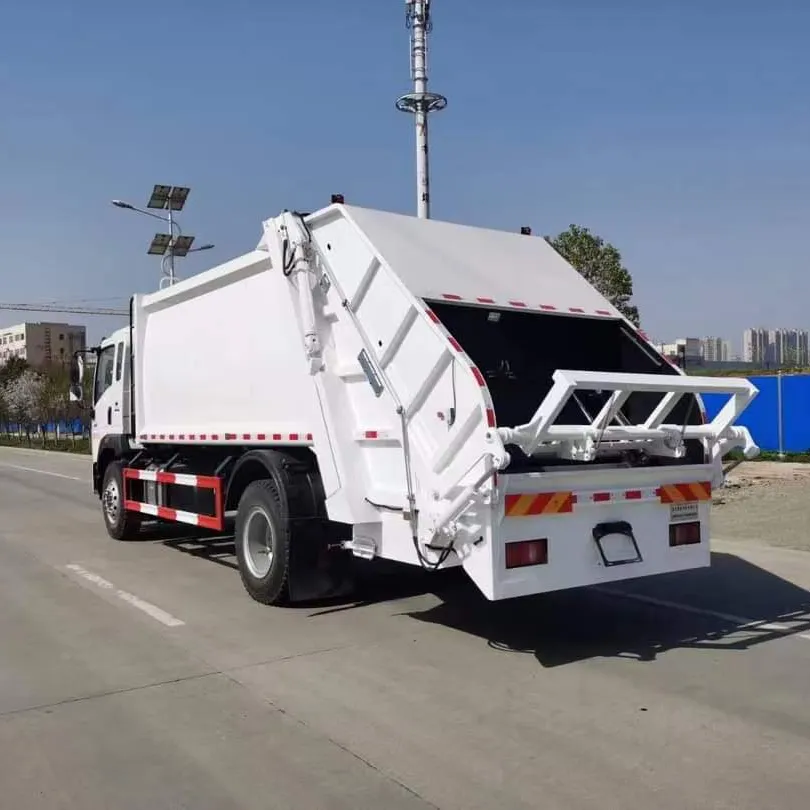 شاحنة صغيرة لجمع القمامة Sinotruk Howo 4x2 ، شاحنات التخلص من النفايات للبيع