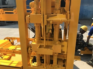 Máquina de sujeción de ladrillos semiautomática máquina de equipo de carga de ladrillos con elevador para la fabricación de ladrillos - Product Image 4