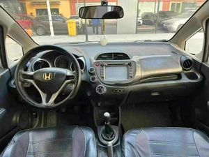 中古車2011ホンダフィット1.5L中古SUV車